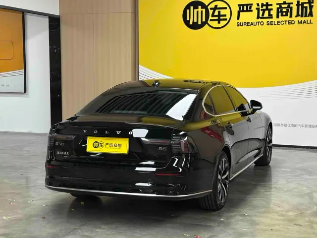 Volvo S90 — Фото автомобиля 6