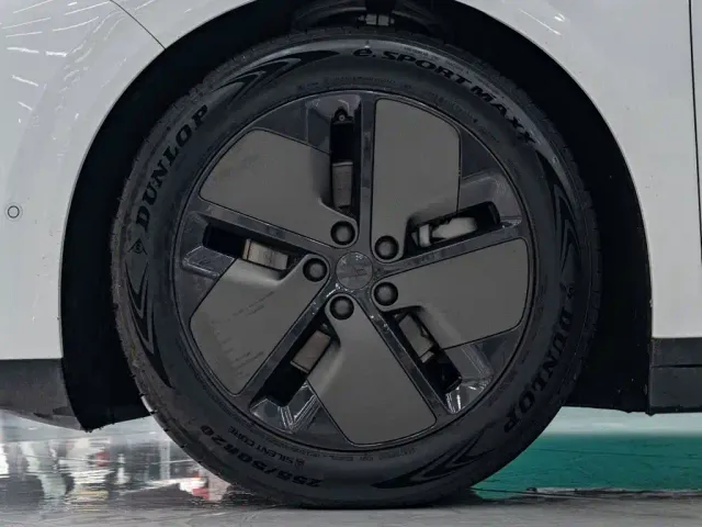 Li Auto i6 — Фото автомобиля 7