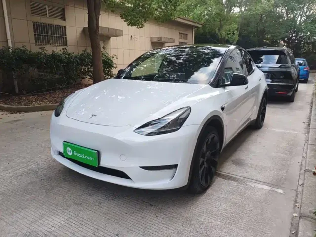 Фотография автомобиля — Tesla Model Y