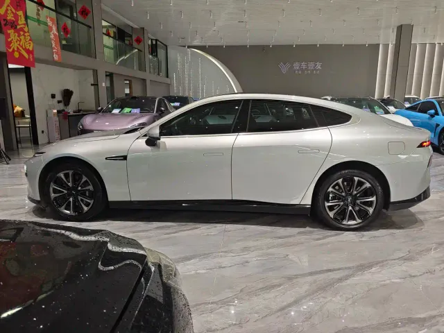 Xpeng P7 — Фото автомобиля 4
