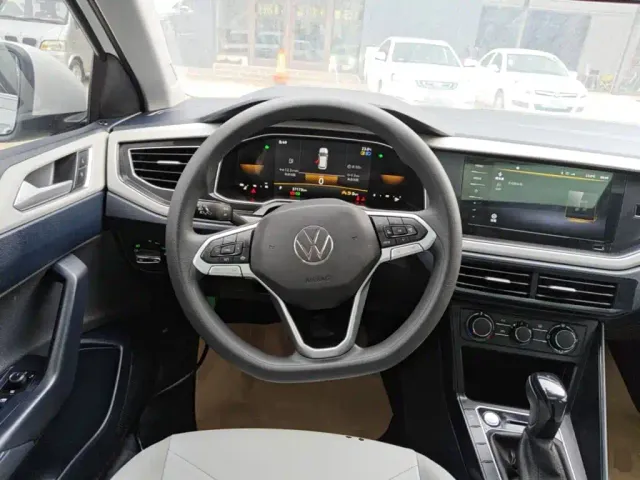 Volkswagen Lavida — Фото автомобиля 10