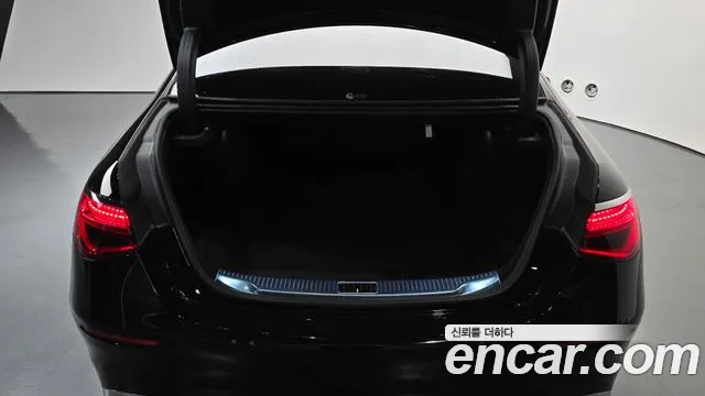 Mercedes-Benz S-Class — Фото автомобиля 29