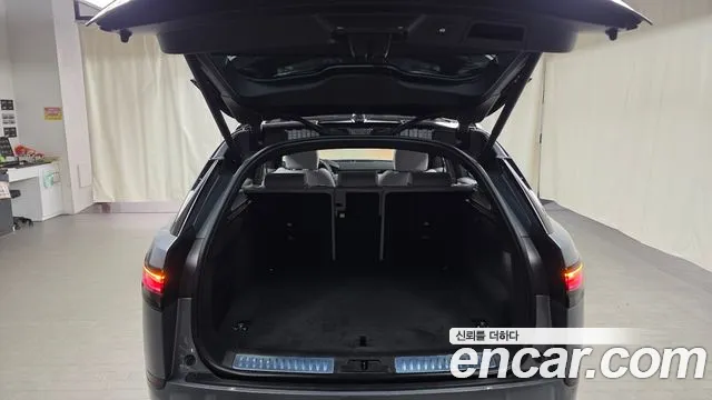 Land Rover Range Rover Velar Range Rover Velar 2.0 P250 Dynamic SE — Фото автомобиля 20
