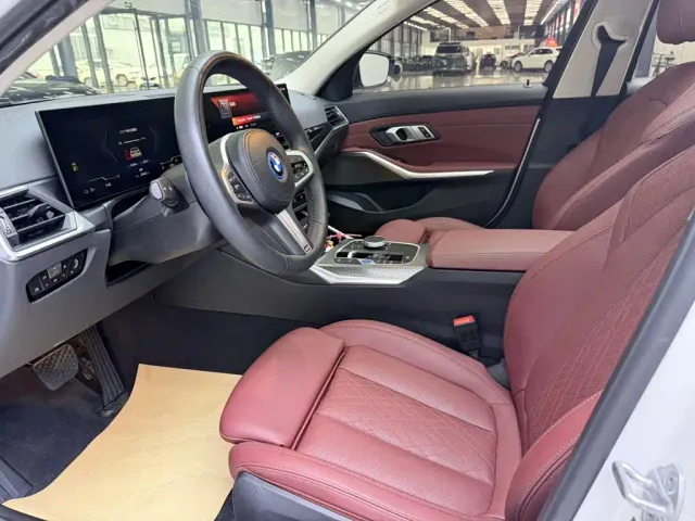 BMW i3 — Фото автомобиля 11