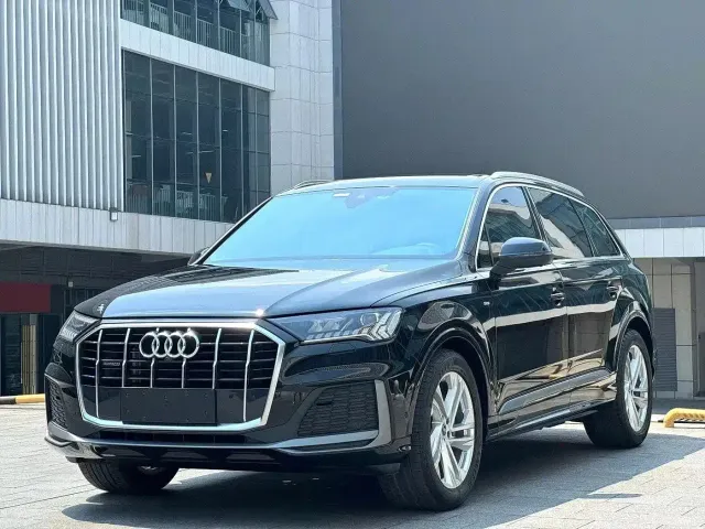 Фотография автомобиля — Audi Q7