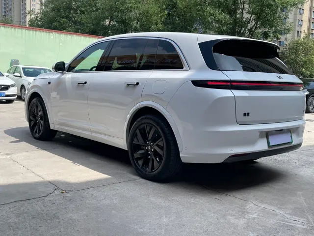 Li Auto L7 — Фото автомобиля 6