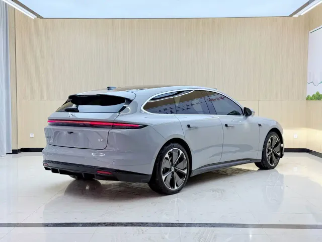 Nio ET5 Touring — Фото автомобиля 14