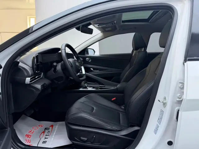 Hyundai Elantra — Фото автомобиля 7