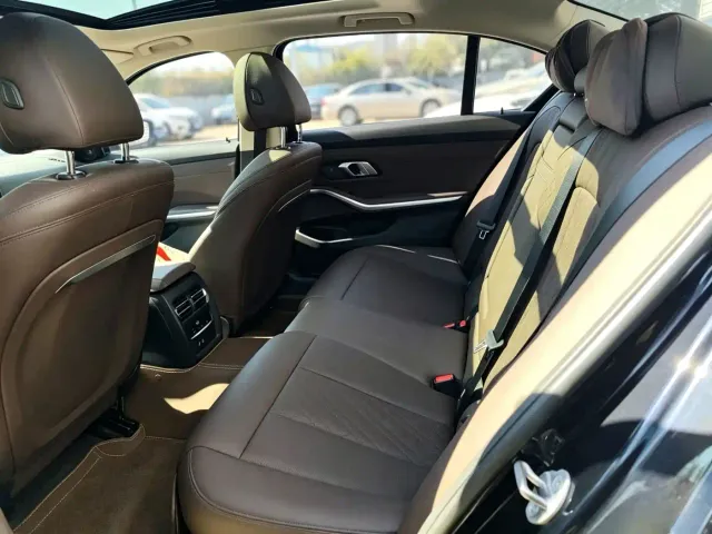 BMW 3 Series — Фото автомобиля 4