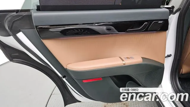 Hyundai Grandeur GN7 — Фото автомобиля 14