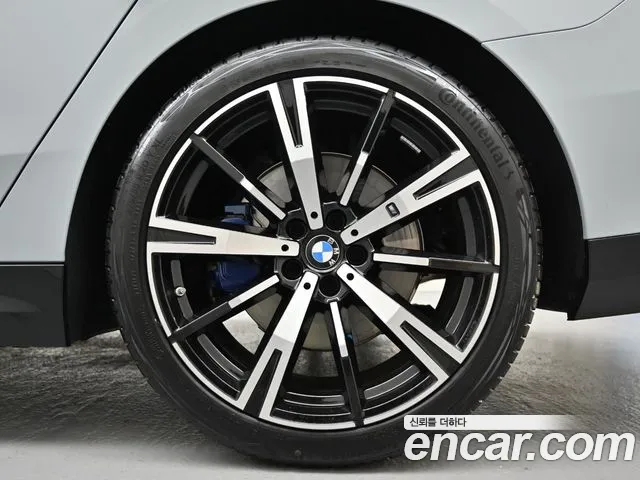BMW 5 Series G60 — Фото автомобиля 5
