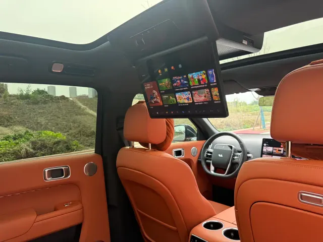 Li Auto L8 — Фото автомобиля 15