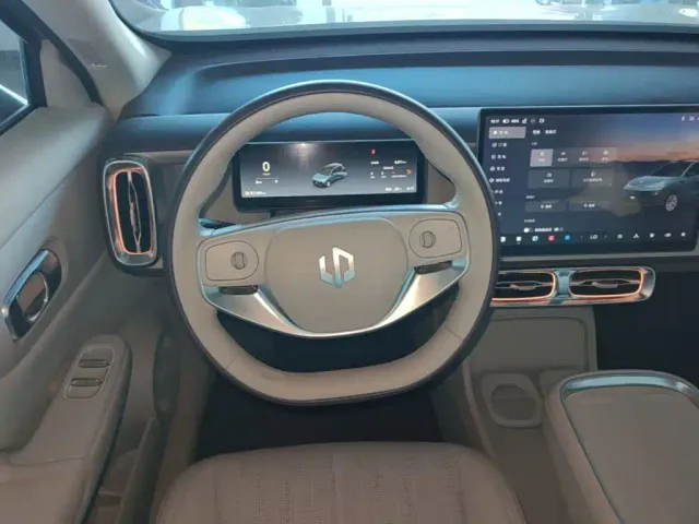 Leapmotor B10 — Фото автомобиля 10