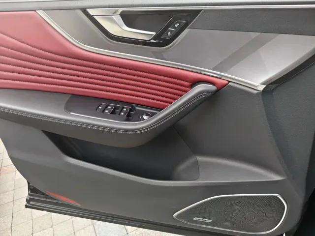 Hongqi HS5 — Фото автомобиля 13