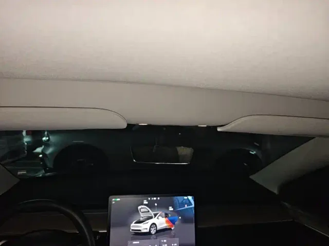 Tesla Model Y — Фото автомобиля 8