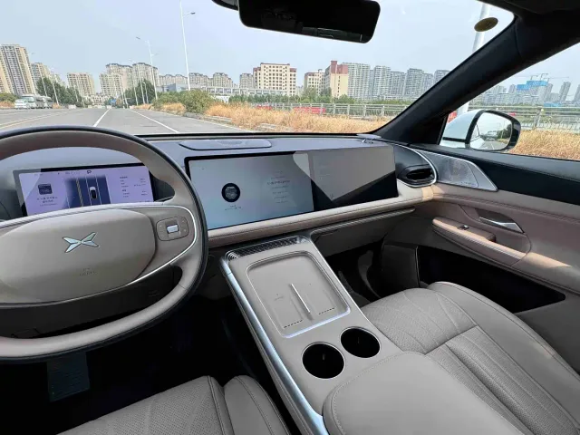 Xpeng G9 — Фото автомобиля 22