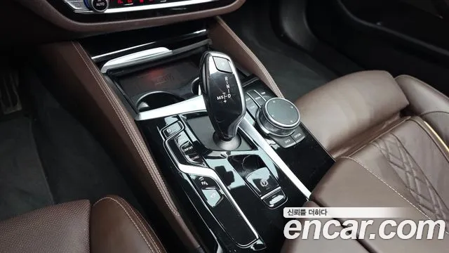 BMW 5 Series G30 — Фото автомобиля 12
