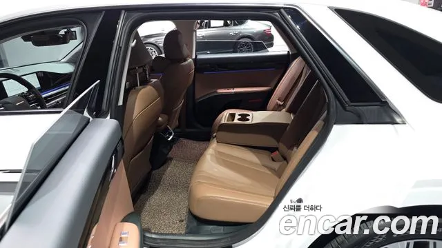 Hyundai Grandeur GN7 — Фото автомобиля 18