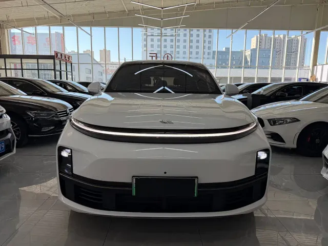 Li Auto L7 — Фото автомобиля 2