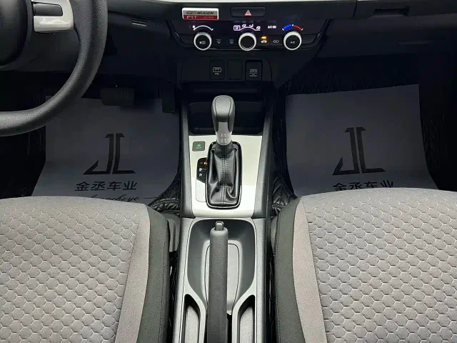 Honda Fit — Фото автомобиля 9