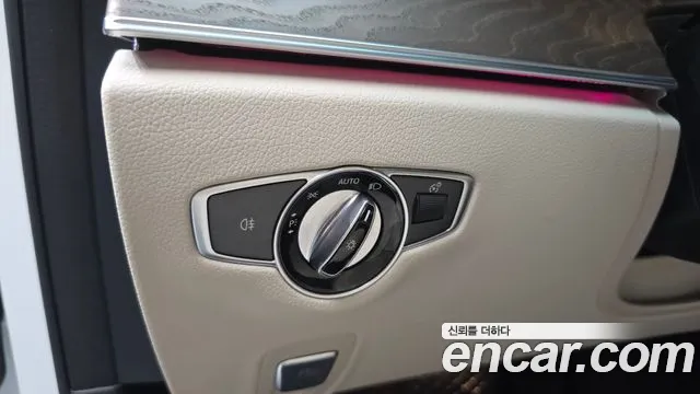 Mercedes-Benz E-Class — Фото автомобиля 25
