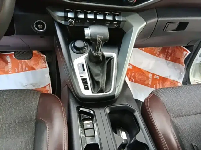 Changan Kaicheng F70 — Фото автомобиля 13