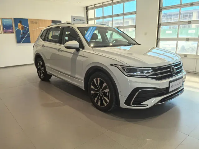 Volkswagen Tiguan L — Фото автомобиля 3