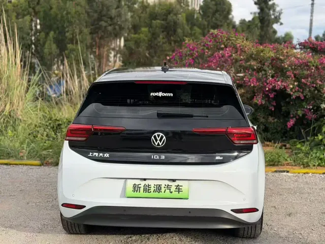 Volkswagen ID.3 — Фото автомобиля 8