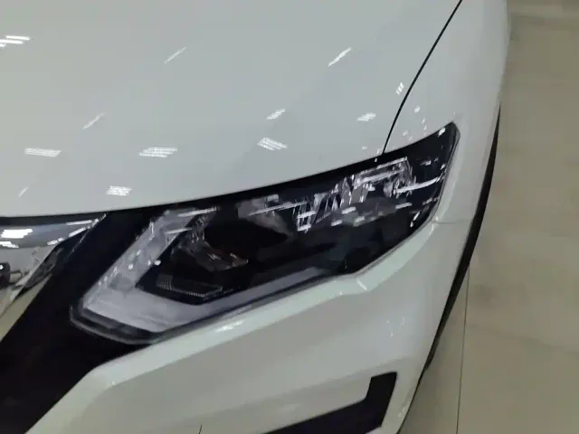 Nissan X-Trail — Фото автомобиля 5
