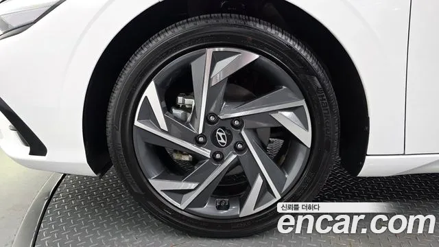 Hyundai AVANTE Новый Avante (CN7) — Фото автомобиля 5
