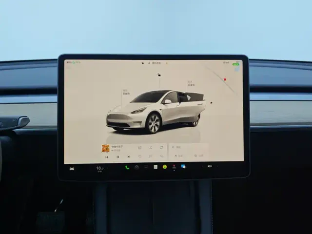 Tesla Model Y — Фото автомобиля 13