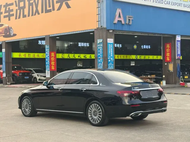 Mercedes-Benz E-Class — Фото автомобиля 21