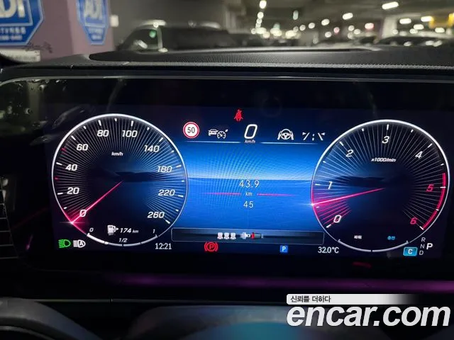 Mercedes-Benz GLE-Class — Фото автомобиля 8