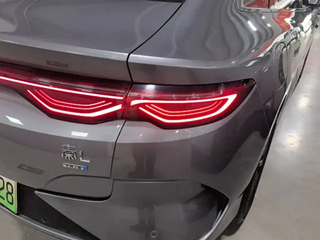 BYD Qin L — Фото автомобиля 7