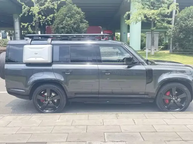 Land Rover Defender — Фото автомобиля 3