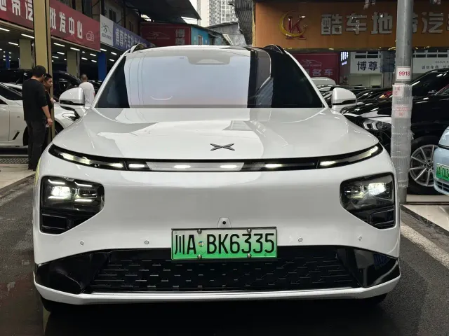 Xpeng G9 — Фото автомобиля 2