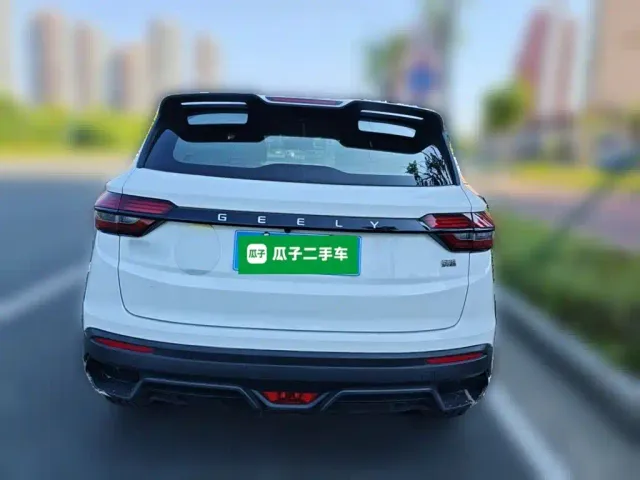 Geely Binyue — Фото автомобиля 3