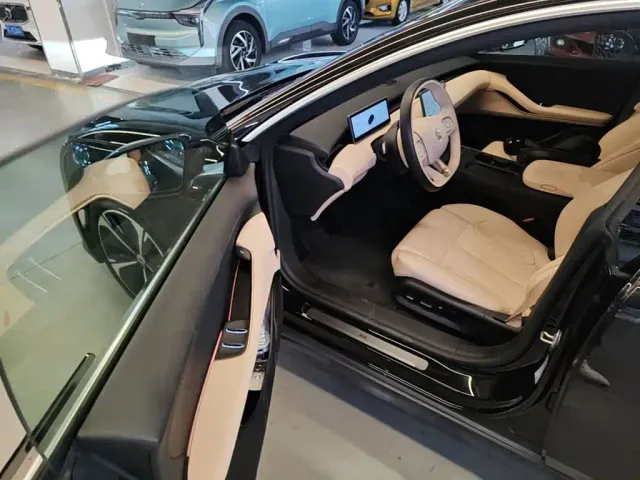 Nio ET5 Touring — Фото автомобиля 15