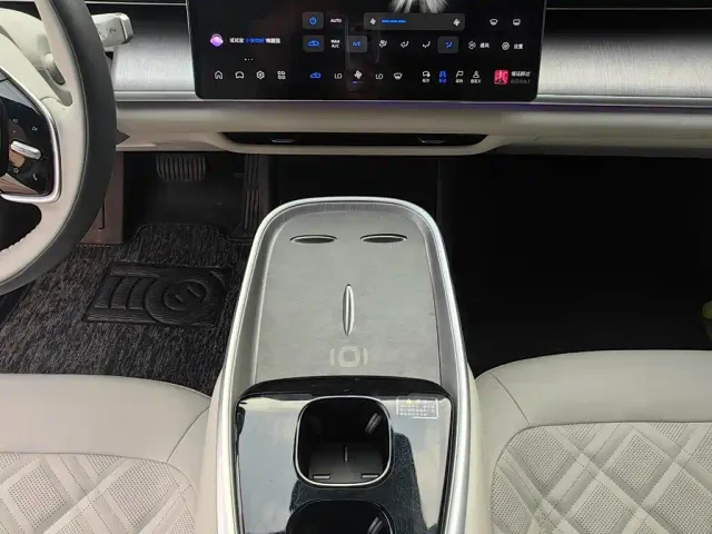 Changan Qiyuan A07 — Фото автомобиля 8