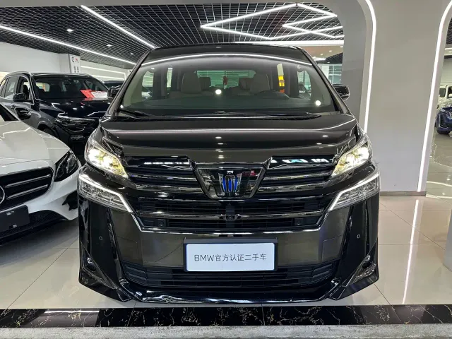 Toyota Vellfire — Фото автомобиля 2