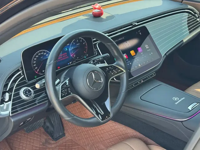Mercedes-Benz E-Class — Фото автомобиля 6