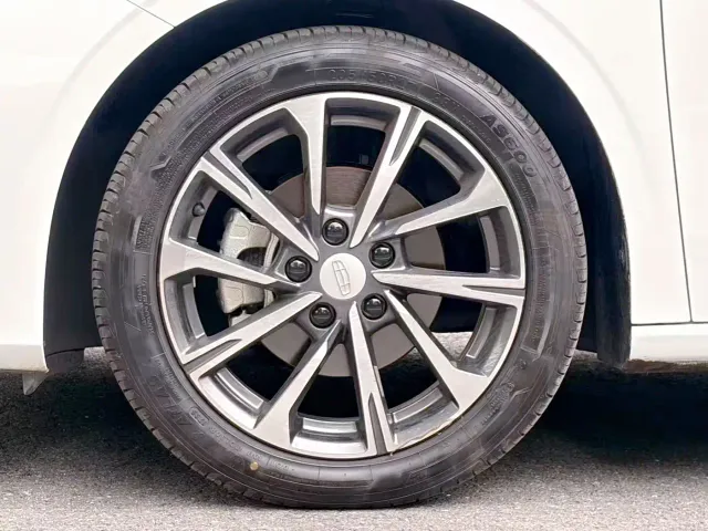 Geely Emgrand 2025 4th Gen 4 Million Commemorative Edition 1.5L CVT Soar — Фото автомобиля 9