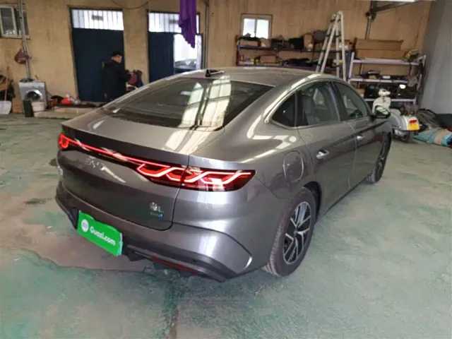BYD Qin L — Фото автомобиля 6