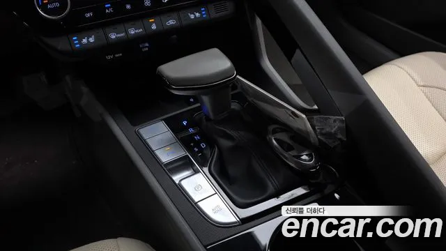 Hyundai Avante CN7 — Фото автомобиля 9