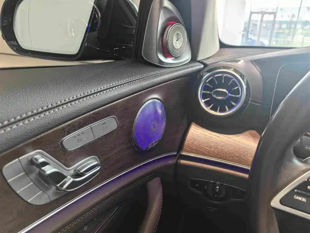 Mercedes-Benz E-Class — Фото автомобиля 14