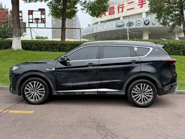 Jetour X70 Plus — Фото автомобиля 3