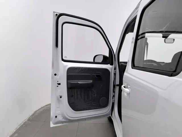 Wuling Zhiguang NEV — Фото автомобиля 8