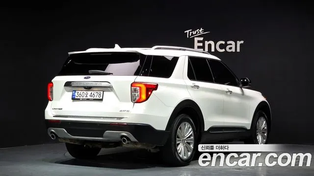 Ford Explorer — Фото автомобиля 2