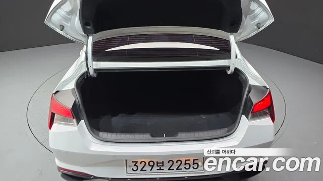 Hyundai AVANTE Avante (CN7) — Фото автомобиля 16