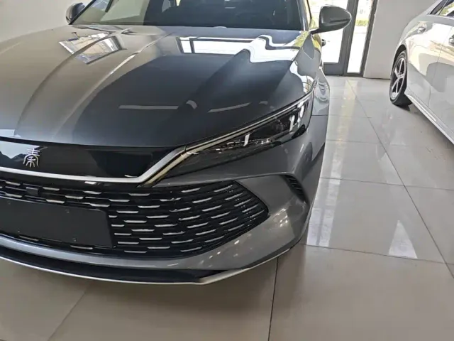 BYD Qin L — Фото автомобиля 23